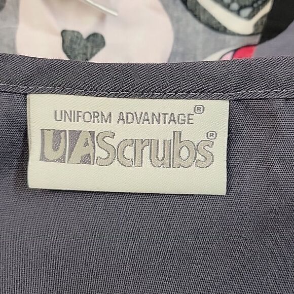 Bundle of 3 scrubs v-neck tops. Brands- UA Scrubs, White Cross, Scrubstar sz.M - Picture 9 of 10